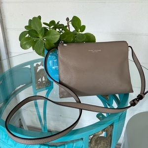 Marc Jacobs crossbody in beige/gray